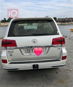 تۆیۆتا لاند کروزەر